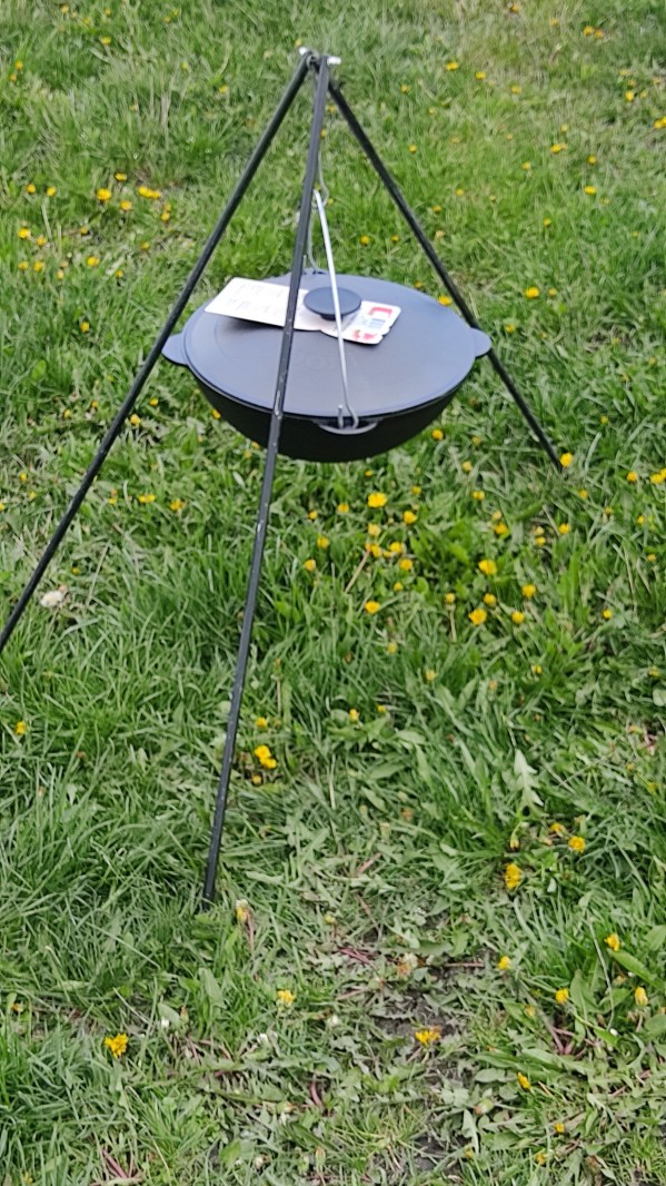 Тринога для казана