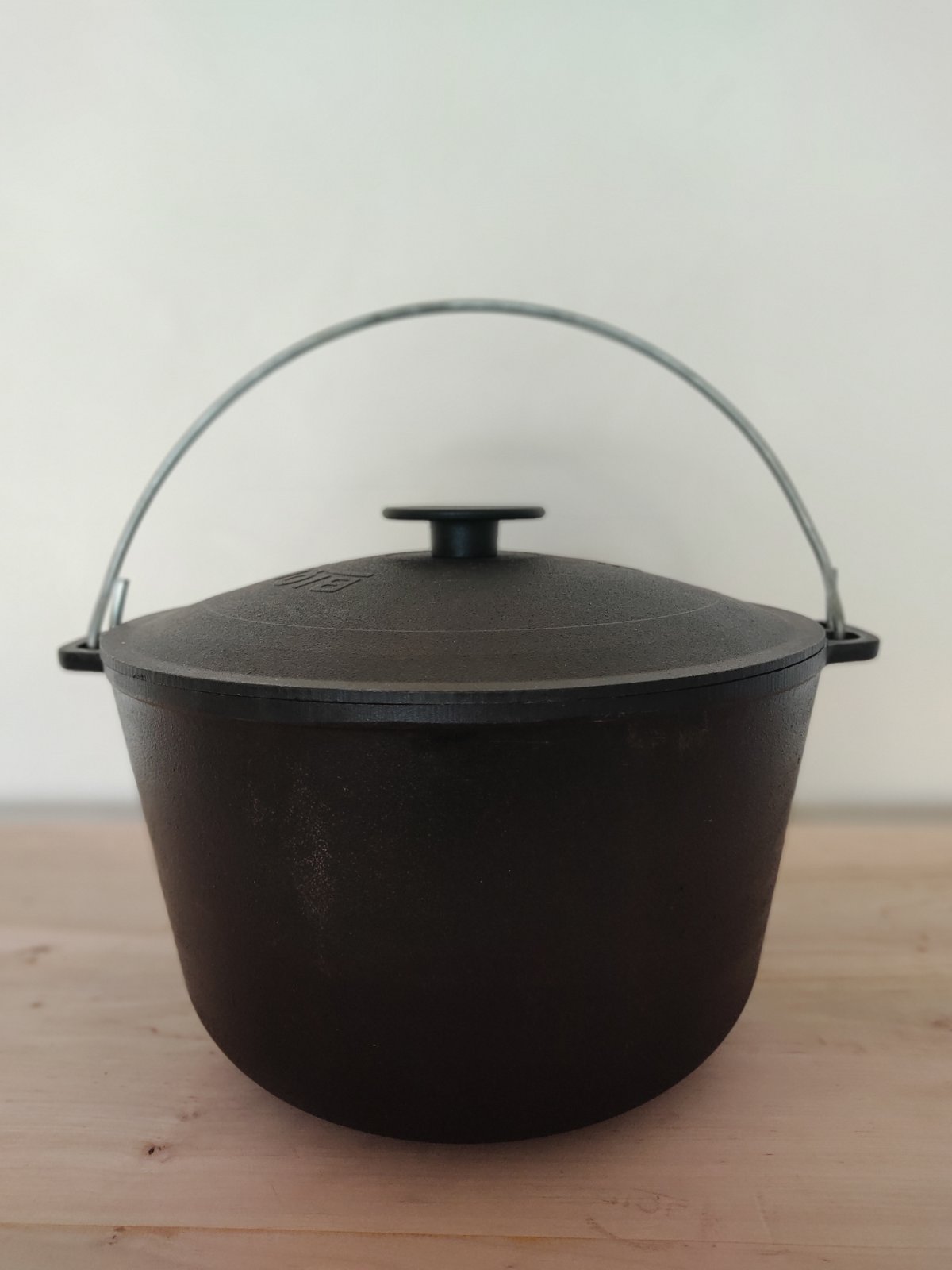 Казан чавунний туристичний biol